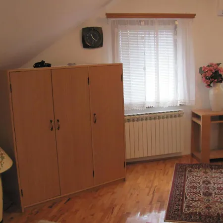 Mondo-free Parking *